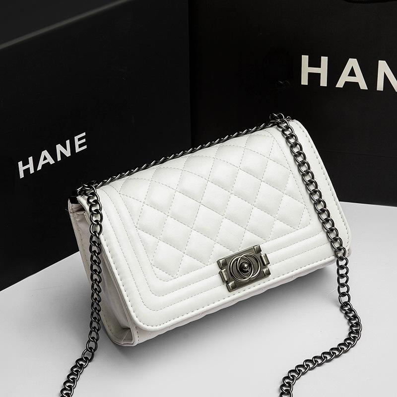 Сумка жіноча сумка нова маленька сумка на ланцюжку з ароматним вітром і діамантами Інтернет-знаменитості проста повсякденна сумка через плече маленька квадратна сумка білий
Сумка жіноча сумка нова маленька сумка на ланцюжку з ароматним вітром і діамантами Інтернет-знаменитості проста повсякденна сумка через плече маленька квадратна сумка білий
