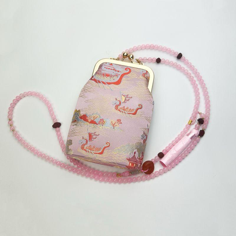 Mulberry Silk Silk Song Dynasty Brocade Women s Bag Shoulder Small Bag Crossbody Phone Bag New Arrival National Style Bag Lady Style Coin Purse Jiangnan Water Town (Powder)
Mulberry Silk Silk Song Dynasty Brocade Women s Bag Shoulder Small Bag Crossbody Phone Bag New Arrival National Style Bag Lady Style Coin Purse Jiangnan Water Town (Powder)