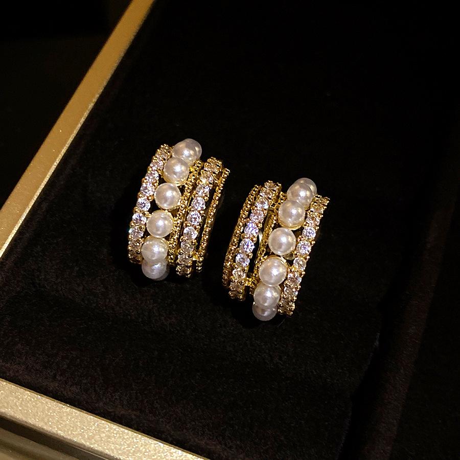 K real gold electroplated zircon pearl ear clips French retro fashion exquisite earrings light luxury high-end earrings women
K real gold electroplated zircon pearl ear clips French retro fashion exquisite earrings light luxury high-end earrings women