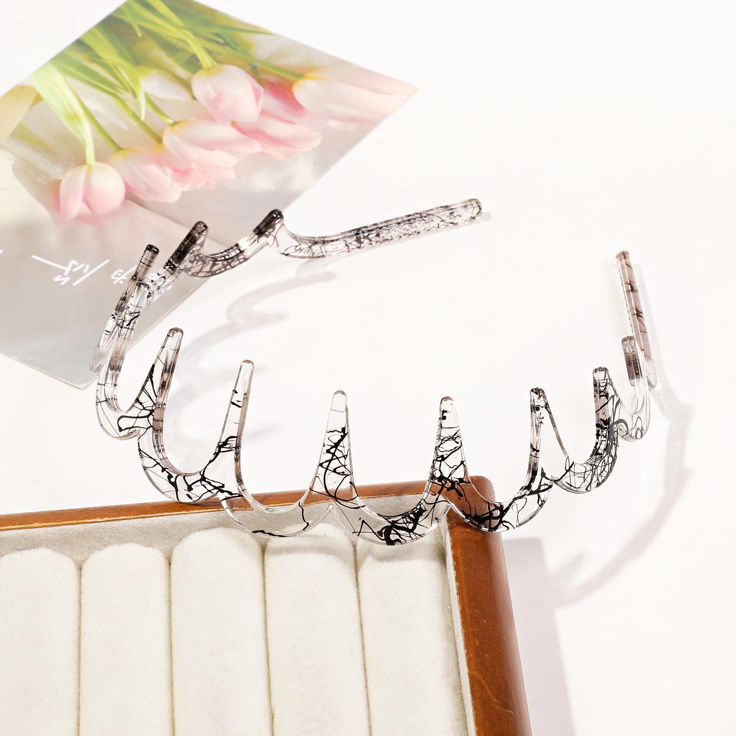 Новые однотонные волнистые повязки для волос для женщин, элегантные модные зубчатые нескользящие расчески для волос, аксессуары для волос для девочек, спортивные повязки для лица
Новые однотонные волнистые повязки для волос для женщин, элегантные модные зубчатые нескользящие расчески для волос, аксессуары для волос для девочек, спортивные повязки для лица