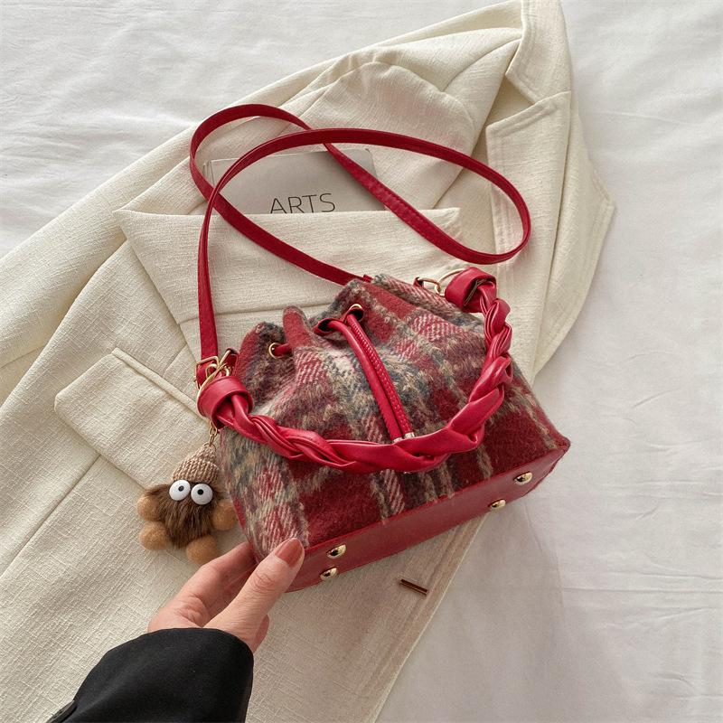 Tooxika женская новая повседневная сумка-ведро через плечо в стиле ретро
Tooxika женская новая повседневная сумка-ведро через плечо в стиле ретро