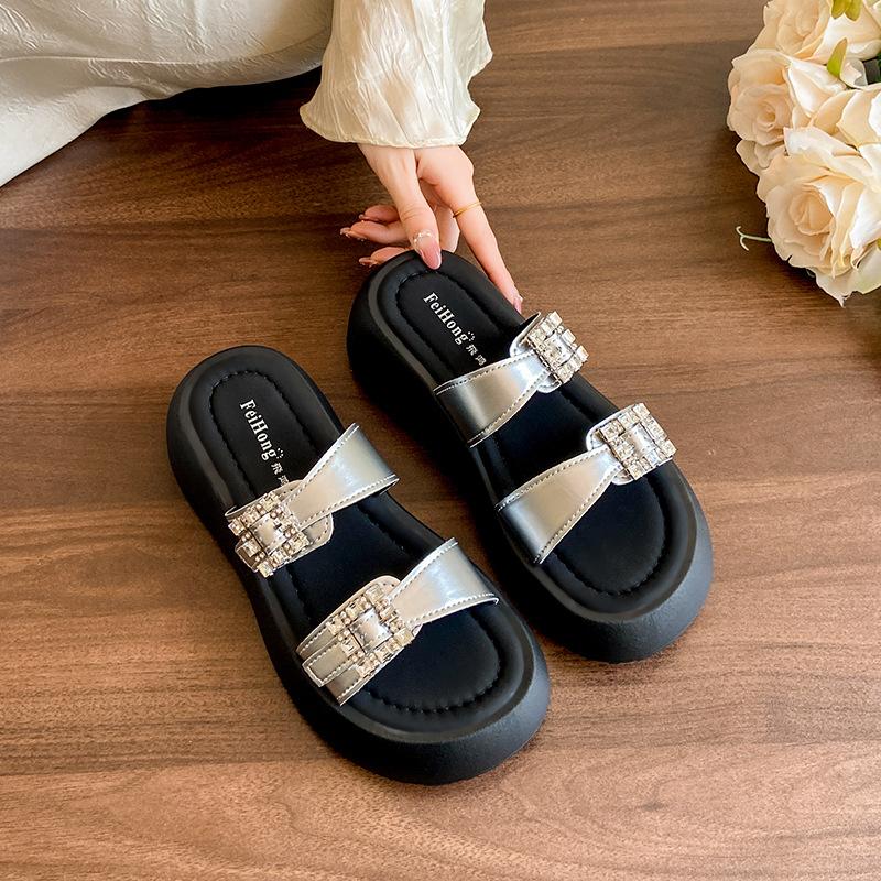 Slippers women s summer outer wear thick bottom 2025 new fashion versatile high sense rhinestone women s slippers outdoor sandals women 35 срібний
Slippers women s summer outer wear thick bottom 2025 new fashion versatile high sense rhinestone women s slippers outdoor sandals women 35 срібний