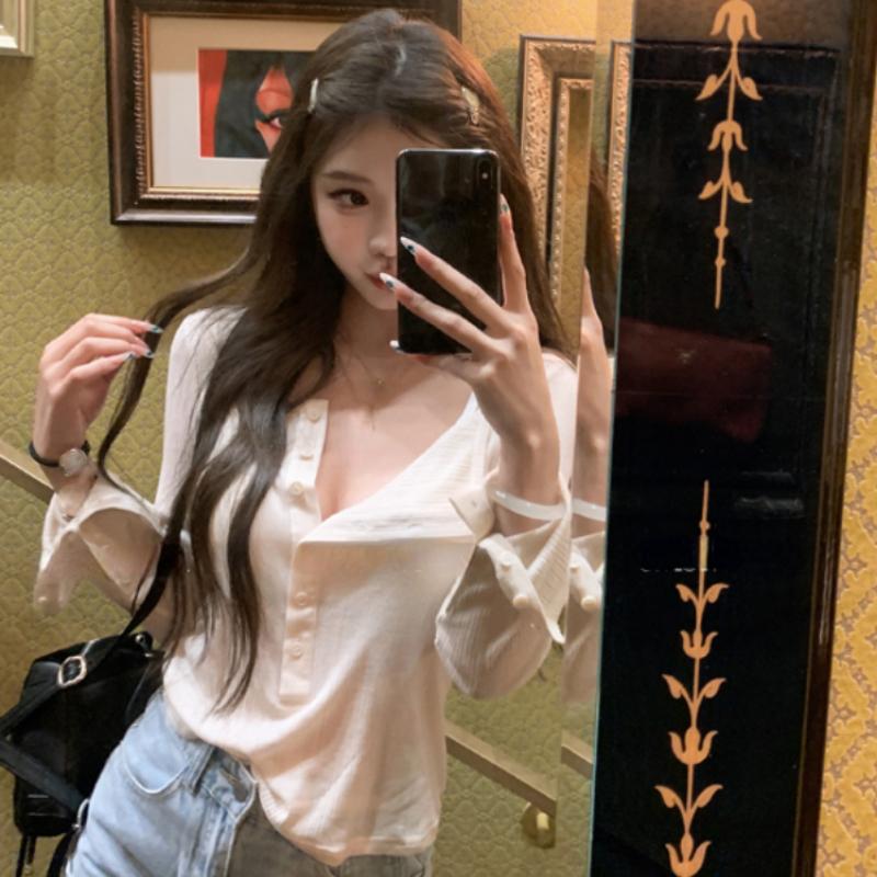 Корейская мода Y2k, укороченные топы, блузка, женский оригинальный дизайн, рубашки с длинными рукавами и v-образным вырезом, корейские винтажные сексуальные марлевые футболки Harajuku XL белый
Корейская мода Y2k, укороченные топы, блузка, женский оригинальный дизайн, рубашки с длинными рукавами и v-образным вырезом, корейские винтажные сексуальные марлевые футболки Harajuku XL белый