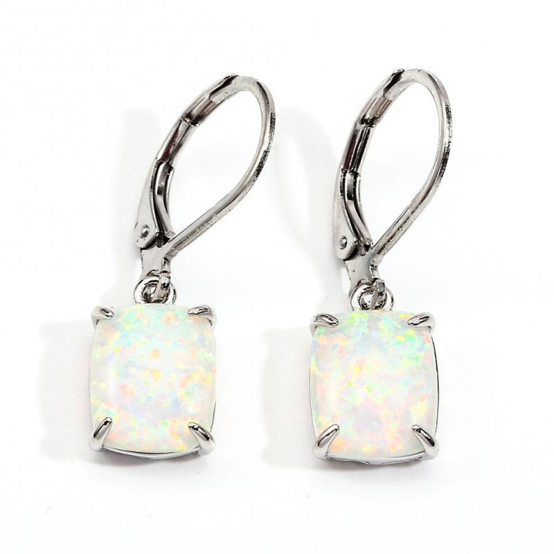 New Korean style white gold K gold rose gold rectangular four-claw blue and white hundred tower ear buckle
New Korean style white gold K gold rose gold rectangular four-claw blue and white hundred tower ear buckle