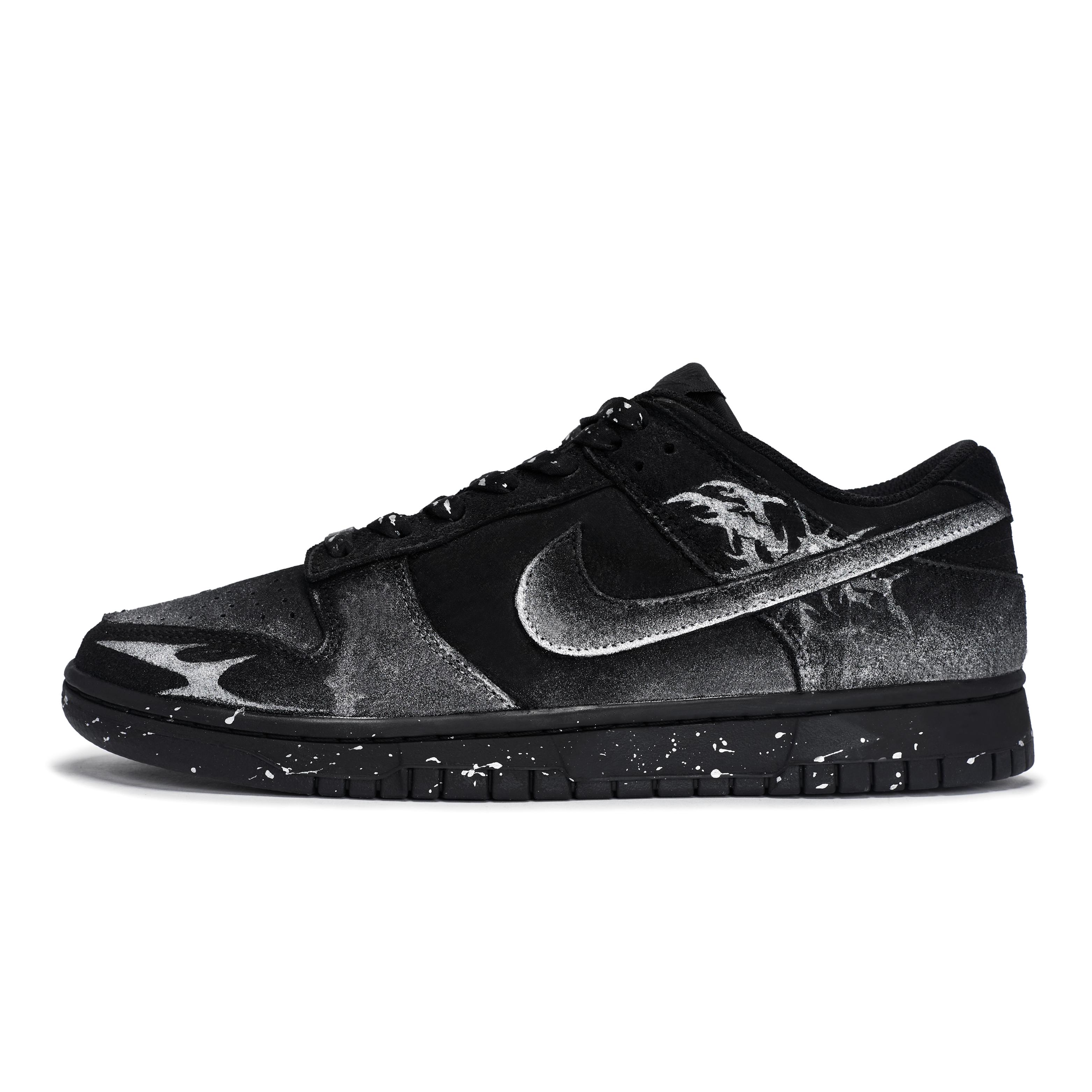 Nike Dunk Retro SE 811 Manufacturing, Moonlight Thorn Low top Skateboard Shoes Unisex Black Silver IB6651-001(Team80-) 44
Nike Dunk Retro SE 811 Manufacturing, Moonlight Thorn Low top Skateboard Shoes Unisex Black Silver IB6651-001(Team80-) 44