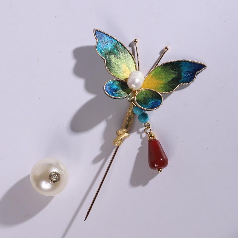 Тысячи миль речных и горных цветов, бабочка, шелковая нить, бархатная корсажная булавка, простой дизайн, повседневная брошь с ювелирными изделиями
Тысячи миль речных и горных цветов, бабочка, шелковая нить, бархатная корсажная булавка, простой дизайн, повседневная брошь с ювелирными изделиями