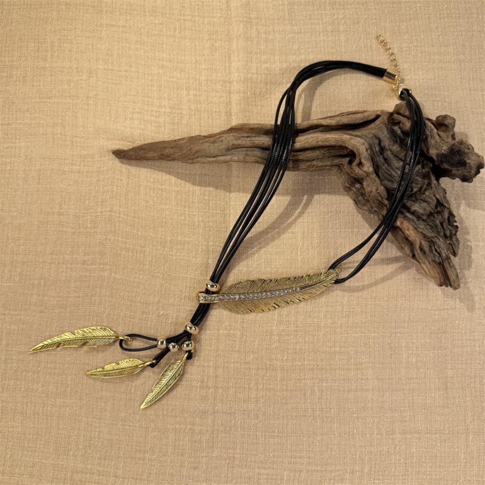 Zinc Zinc Alloy Golden Feather Necklace Silver Leaves Neck Pendant Leather Rope Tassel Necklace Gift Golden and Brown
Zinc Zinc Alloy Golden Feather Necklace Silver Leaves Neck Pendant Leather Rope Tassel Necklace Gift Golden and Brown