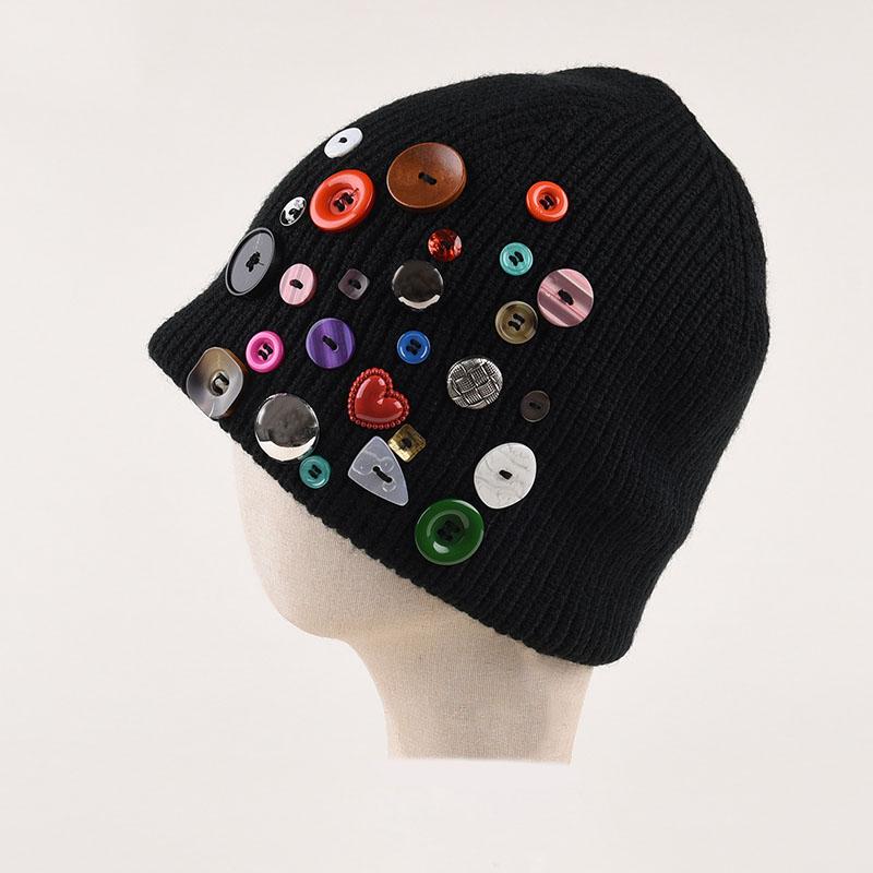 Модная цветная шляпа на пуговицах, женская зимняя теплая шапка в стиле хип-хоп с защитой ушей, черная уличная вязаная шапка Baotou 55-59cm
Модная цветная шляпа на пуговицах, женская зимняя теплая шапка в стиле хип-хоп с защитой ушей, черная уличная вязаная шапка Baotou 55-59cm