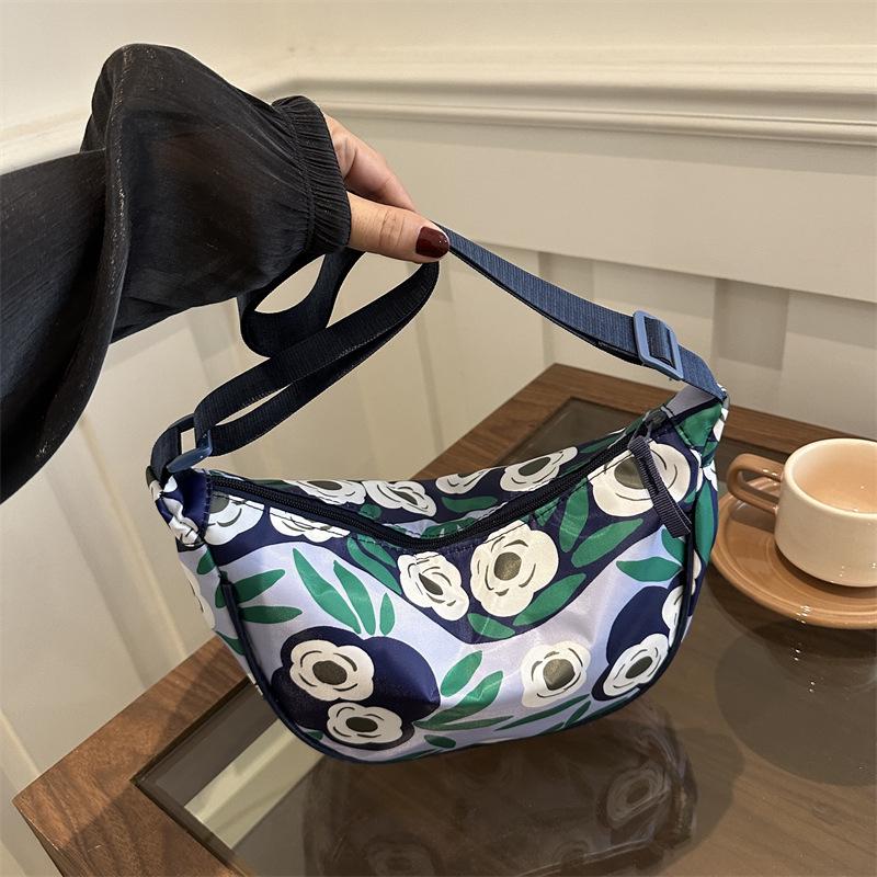 2025 Four Seasons Women s Striped Color Block Shoulder Bag - Fashionable, Large Capacity Crossbody Dumpling Bag
2025 Four Seasons Women s Striped Color Block Shoulder Bag - Fashionable, Large Capacity Crossbody Dumpling Bag