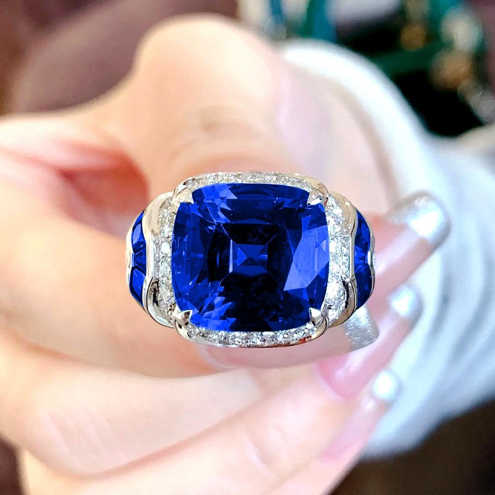 Vintage Green Tourmaline Cocktail Ring with High Carbon Diamond Simulation Emerald Royal Blue Gemstone for Women королівський синій колір
Vintage Green Tourmaline Cocktail Ring with High Carbon Diamond Simulation Emerald Royal Blue Gemstone for Women королівський синій колір