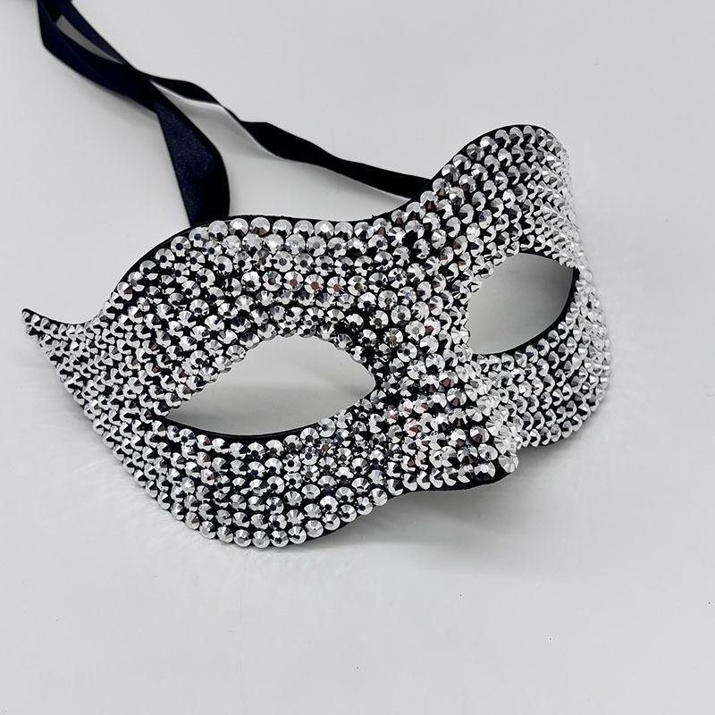 Women Half Face Diamond Studded Mask Cosplay Bar Masquerade Shiny Masks Halloween Carnival Party Costume Props
Women Half Face Diamond Studded Mask Cosplay Bar Masquerade Shiny Masks Halloween Carnival Party Costume Props