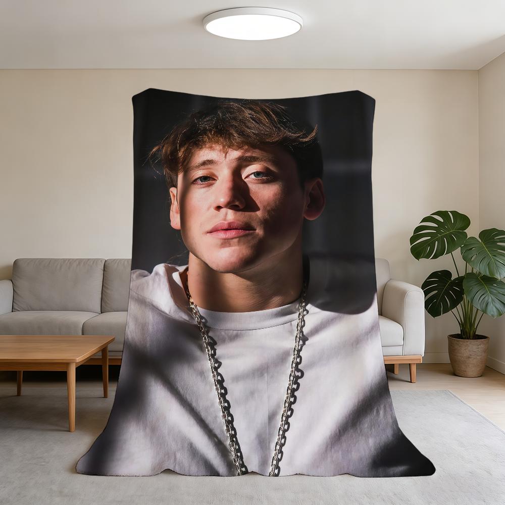 Blanket Super Paulo Londra Warm Comfortable Rapper VERSUS Plush Throw Blanket Child Home Sofa Bedroom Gift 75x90cm
Blanket Super Paulo Londra Warm Comfortable Rapper VERSUS Plush Throw Blanket Child Home Sofa Bedroom Gift 75x90cm