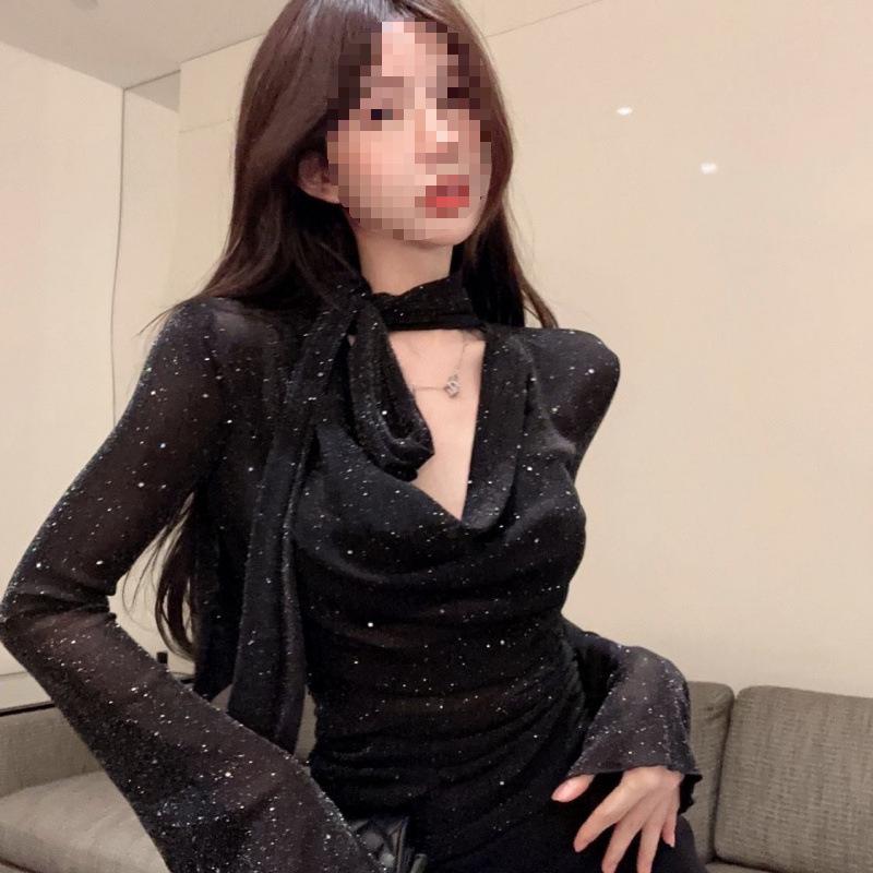 Осенний облегающий женский топ с драпировкой на шее, длинным рукавом и лентой M
Осенний облегающий женский топ с драпировкой на шее, длинным рукавом и лентой M