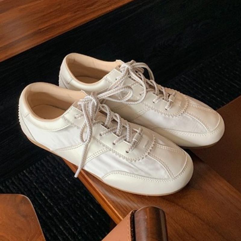 Мода 2025 Весна Осень Кожаные Женские Кроссовки Балетки Новая Мода Лесная Система Повседневная Ежедневная Нарядная Немецкие Тренировочные Балетки 40 белый
Мода 2025 Весна Осень Кожаные Женские Кроссовки Балетки Новая Мода Лесная Система Повседневная Ежедневная Нарядная Немецкие Тренировочные Балетки 40 белый