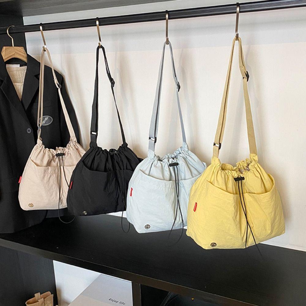 Large Capacity Nylon Shoulder Bag Solid Color Cloth Crossbody Bag Travel світло-синій колір
Large Capacity Nylon Shoulder Bag Solid Color Cloth Crossbody Bag Travel світло-синій колір