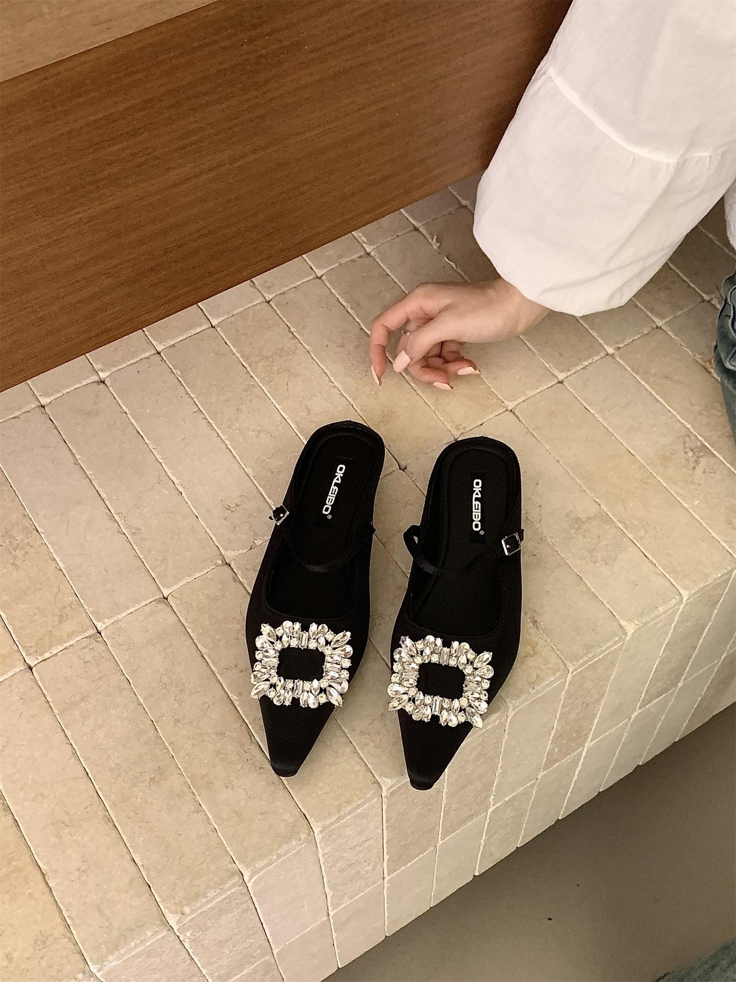 French Rhinestone Pointed Toe Slippers Women S Wear Retro Mary Jane Low-Heeled Cool Slippers 39
French Rhinestone Pointed Toe Slippers Women S Wear Retro Mary Jane Low-Heeled Cool Slippers 39