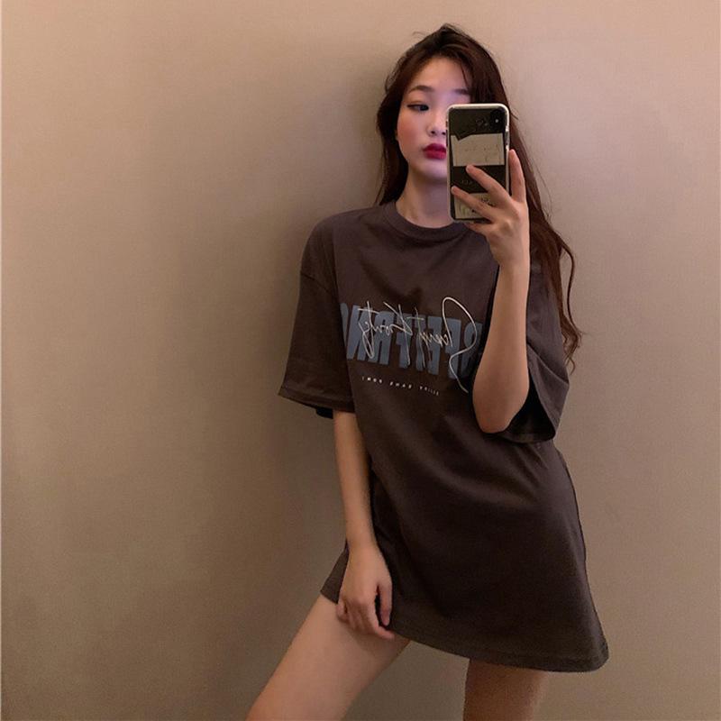 Women s White Retro Print Mid-Length T-Shirt - Spring/Summer 2025 Korean & Hong Kong Style L темно-сірий
Women s White Retro Print Mid-Length T-Shirt - Spring/Summer 2025 Korean & Hong Kong Style L темно-сірий
