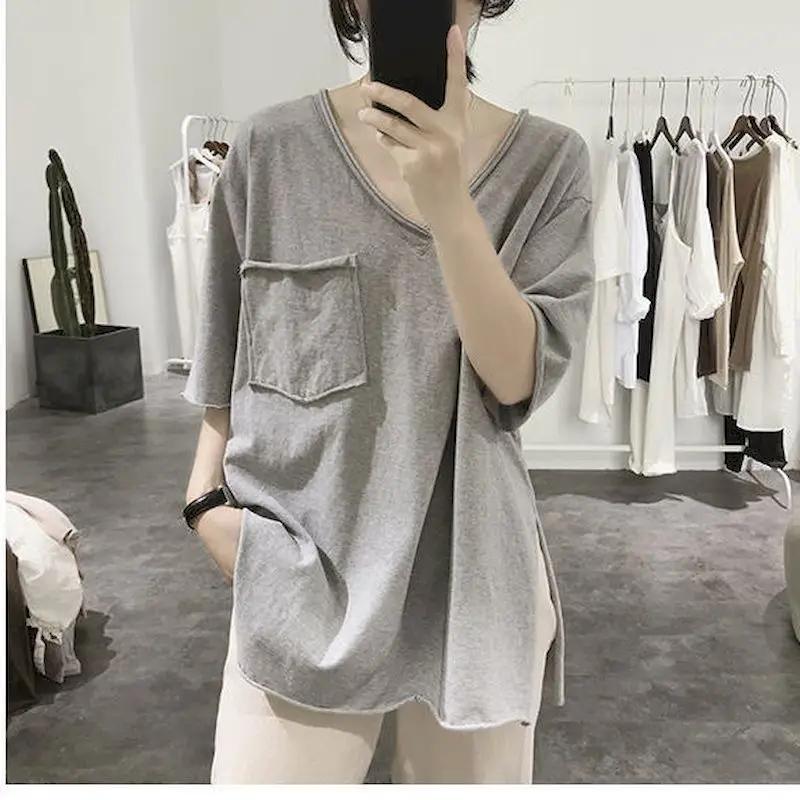 Womens T Shirts Summer Trendy Slit T-shirt Casual Loose Thin Short Sleeve Tops Korean Rolled Edge Front Short Back Long Tshirts 2XL сірий колір
Womens T Shirts Summer Trendy Slit T-shirt Casual Loose Thin Short Sleeve Tops Korean Rolled Edge Front Short Back Long Tshirts 2XL сірий колір