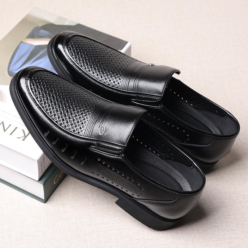 Leather shoes men s summer casual breathable hollow middle-aged sandals dad shoes 2025 37
Leather shoes men s summer casual breathable hollow middle-aged sandals dad shoes 2025 37