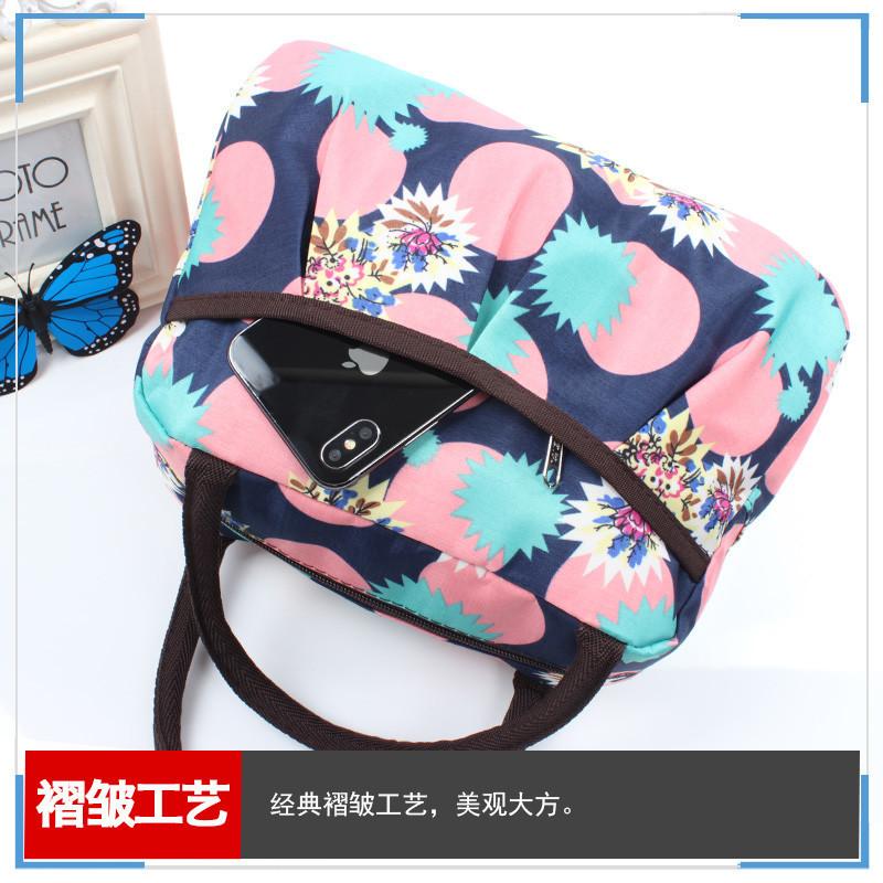 Handheld cloth bag Women s light hand carry Mom bag Bento bag Waterproof multi-pocket casual portable small cloth bag Medium length 24cm * width 14cm * height 18cm
Handheld cloth bag Women s light hand carry Mom bag Bento bag Waterproof multi-pocket casual portable small cloth bag Medium length 24cm * width 14cm * height 18cm
