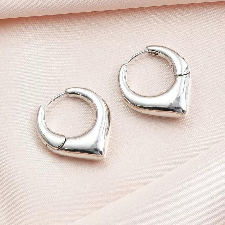 Geometric Earrings Light Luxury Cold Style Simple Versatile Fashionable Personality Metal Plain Ring Earrings Women
Geometric Earrings Light Luxury Cold Style Simple Versatile Fashionable Personality Metal Plain Ring Earrings Women
