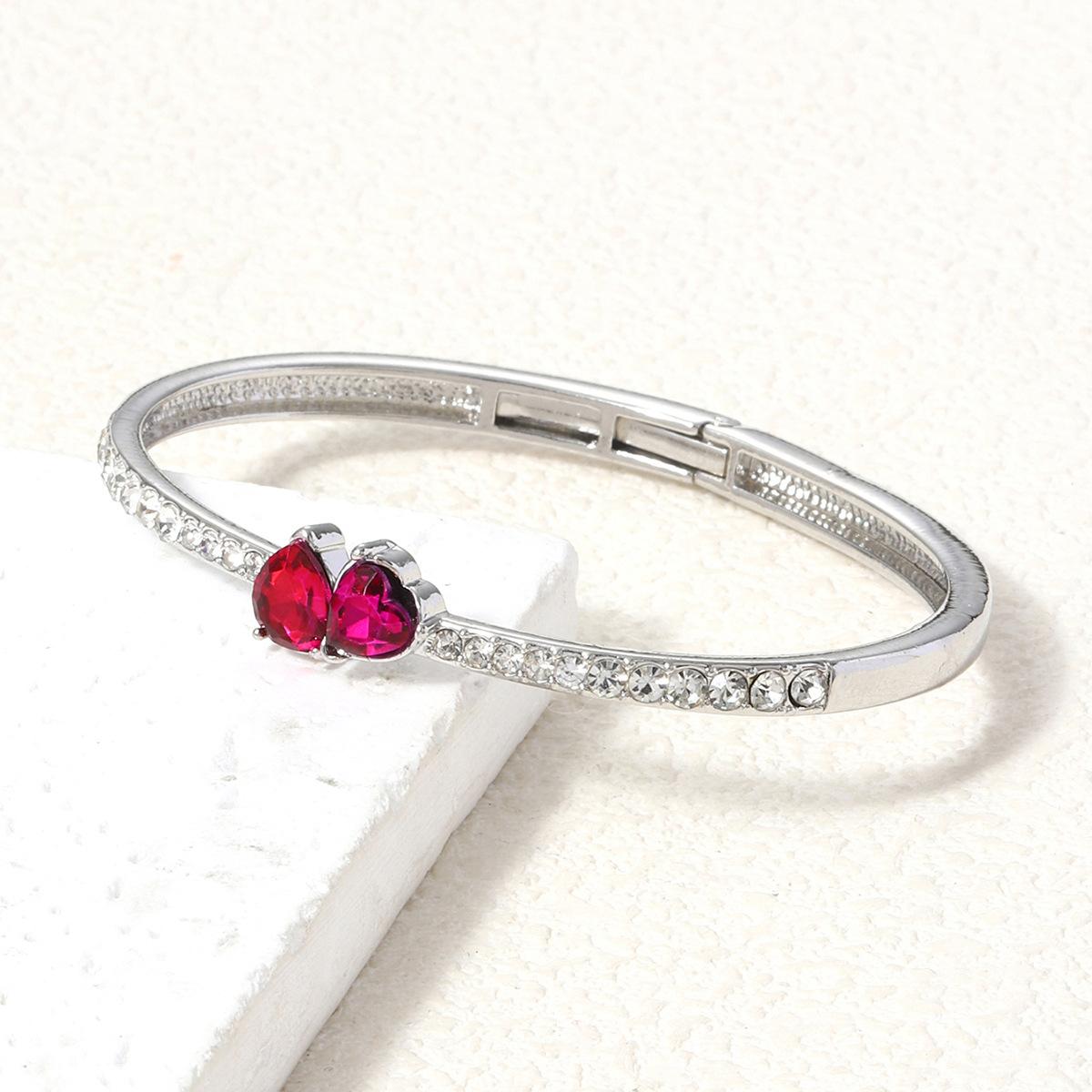 Креативный дизайн браслет-манжета с розовыми стразами, браслет ювелирное изделие высокого класса
Креативный дизайн браслет-манжета с розовыми стразами, браслет ювелирное изделие высокого класса