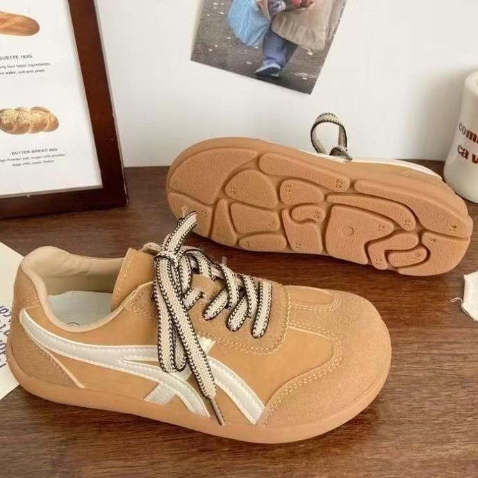 Frosted leather training shoes women s shoes 2025 new spring women s casual board shoes soft-soled sports shoes 41
Frosted leather training shoes women s shoes 2025 new spring women s casual board shoes soft-soled sports shoes 41