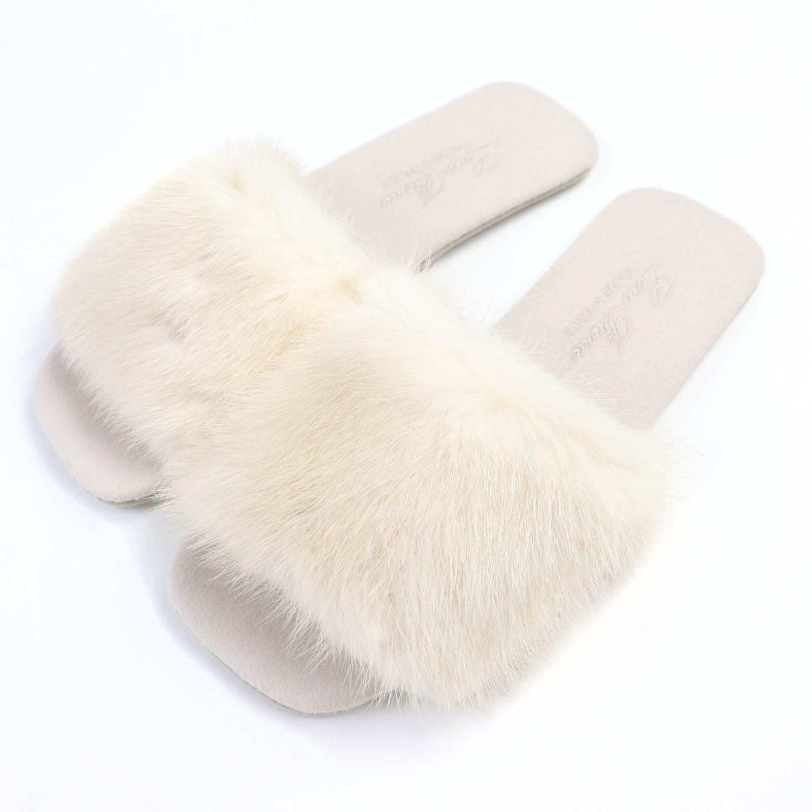 loro piana Інше взуття хутряні капці Бежевий НОРКА Жіночий 36 Вживаний
loro piana Інше взуття хутряні капці Бежевий НОРКА Жіночий 36 Вживаний