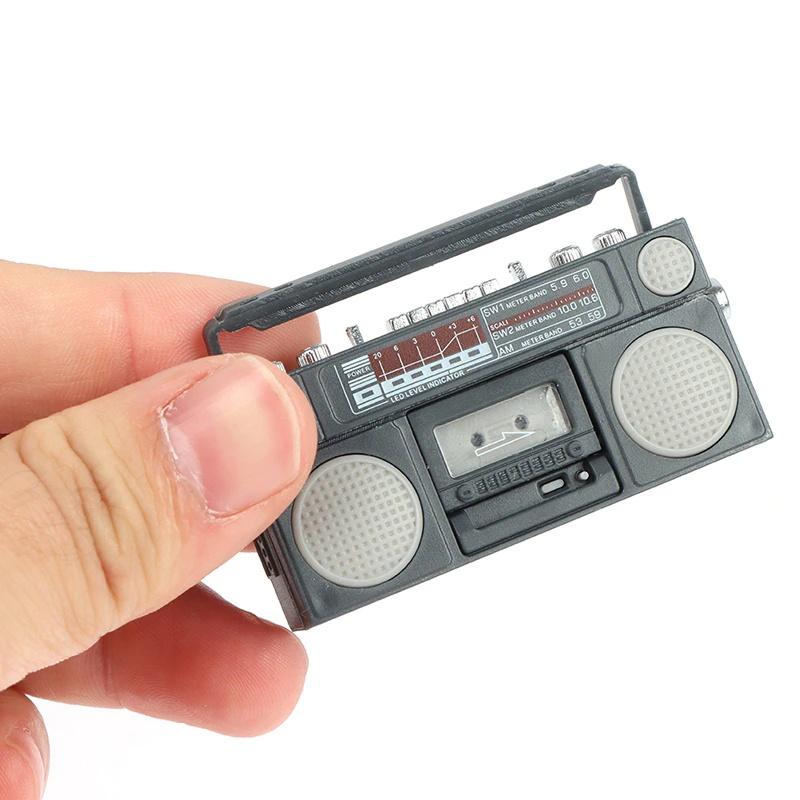 Cute 1/12 Scale Miniature Dollhouse Radio / Mini Tape-recorder Model Doll House Furniture Decoration Accessories Toy
Cute 1/12 Scale Miniature Dollhouse Radio / Mini Tape-recorder Model Doll House Furniture Decoration Accessories Toy