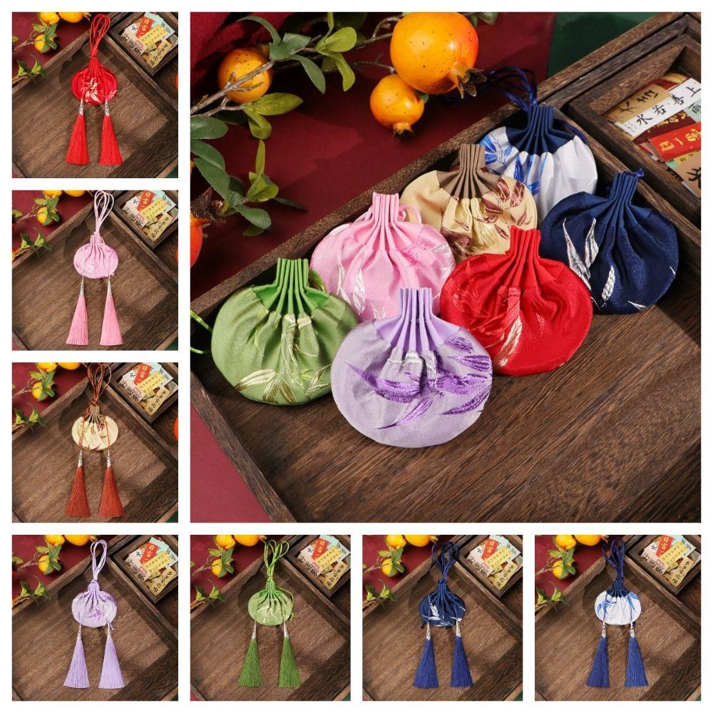 Elegant Jewelery Drawstring Bag Chinese Style Retro Brocade Pouch Empty Sachet Hanfu Accessories red-without tassel
Elegant Jewelery Drawstring Bag Chinese Style Retro Brocade Pouch Empty Sachet Hanfu Accessories red-without tassel