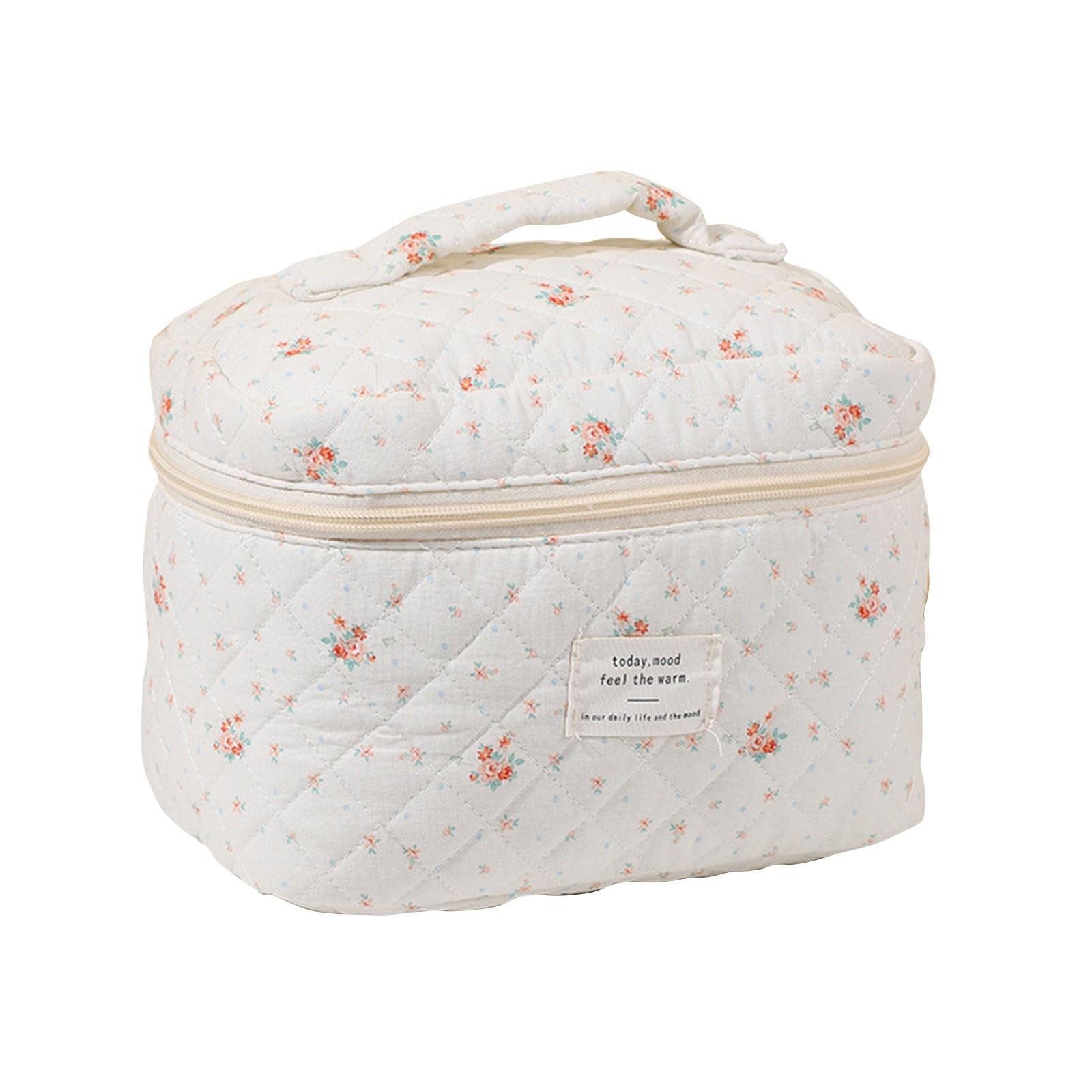 Женская большая дорожная стеганая косметичка с цветочным принтом, хлопковая косметичка с цветочным принтом, сумка для хранения туалетных принадлежностей, ручная большая вместимость One Size
Женская большая дорожная стеганая косметичка с цветочным принтом, хлопковая косметичка с цветочным принтом, сумка для хранения туалетных принадлежностей, ручная большая вместимость One Size