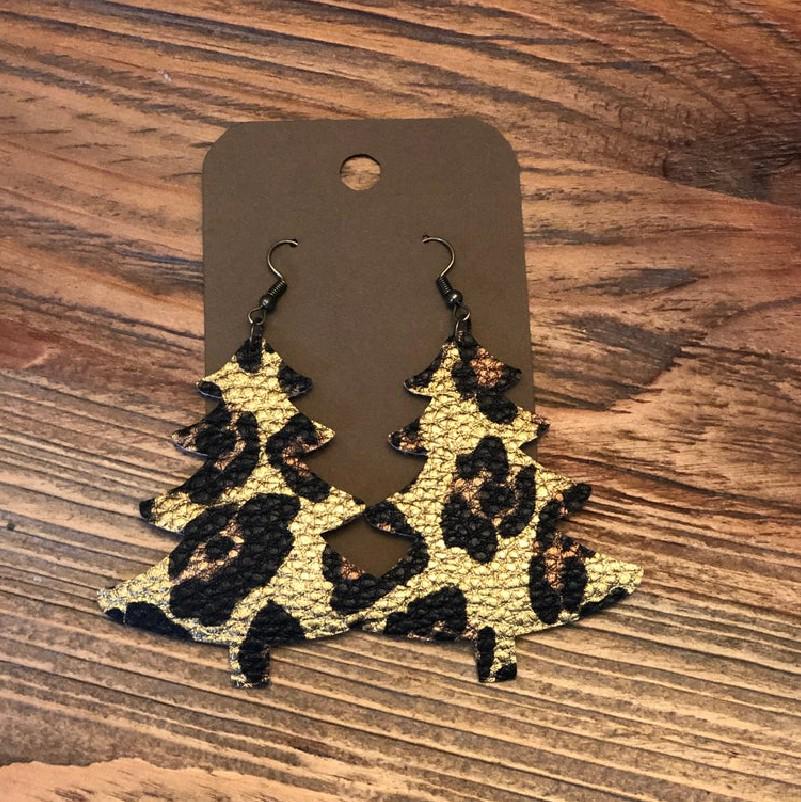 New Christmas Red & Black Plaid Leather Tree Earrings
New Christmas Red & Black Plaid Leather Tree Earrings