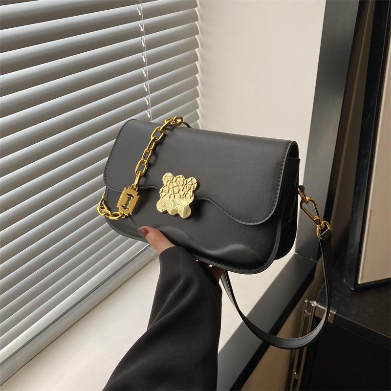 Новые весенние и летние сумки для женщин. Модные сумки через плечо. Сумки на цепочке. Красивые и персонализированные сумки-седла.
Новые весенние и летние сумки для женщин. Модные сумки через плечо. Сумки на цепочке. Красивые и персонализированные сумки-седла.