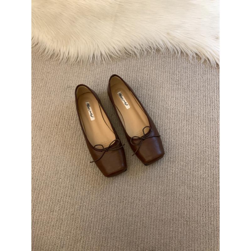 2025 autumn retro square head French small single shoes women s shallow mouth shoes French bow flat bottom temperament ladyshoes 39
2025 autumn retro square head French small single shoes women s shallow mouth shoes French bow flat bottom temperament ladyshoes 39