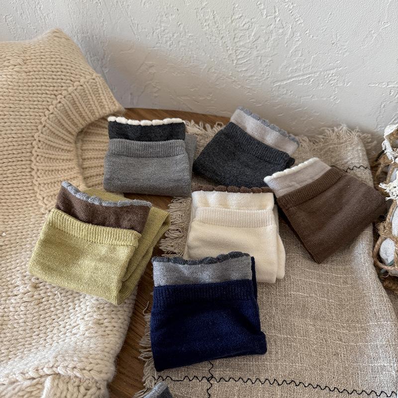 Color-Blocked Wool Socks, Mid-Leg Socks, Seasonal Thickening, Warmth, Tide, Lace, Korean Stockings, Piles Of Socks 36-40
Color-Blocked Wool Socks, Mid-Leg Socks, Seasonal Thickening, Warmth, Tide, Lace, Korean Stockings, Piles Of Socks 36-40