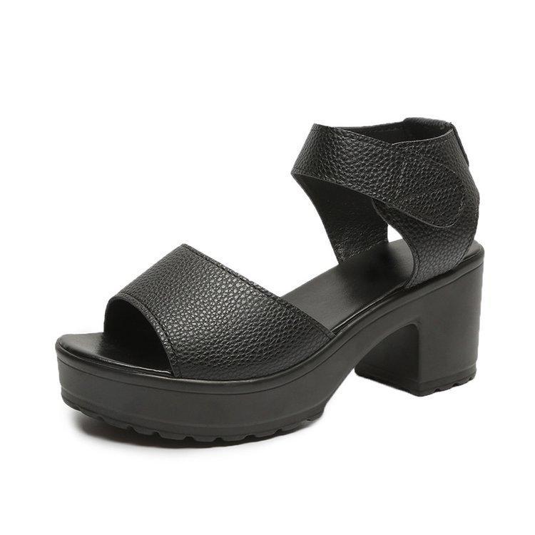 Korean version of the new summer high-heeled women s shoes thick heel fish mouth muffin sandals waterproof platform thick-soled Roman sandals 41 чорний
Korean version of the new summer high-heeled women s shoes thick heel fish mouth muffin sandals waterproof platform thick-soled Roman sandals 41 чорний