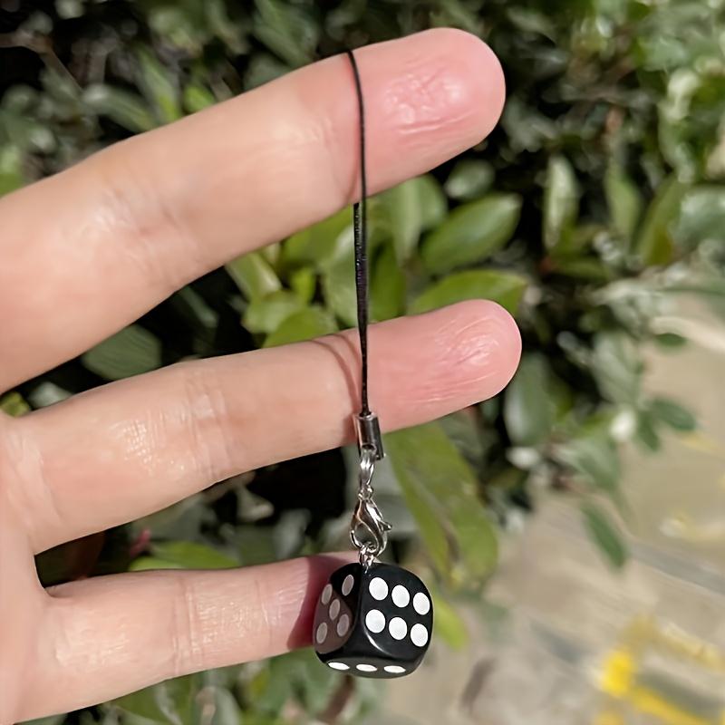 1 Piece/2 Pieces 3D Dice Pendant Phone Charm - Black and White Hexahedral D6 Dice, Minimalist Phone Chain, Keychain, Backpack Accessory
1 Piece/2 Pieces 3D Dice Pendant Phone Charm - Black and White Hexahedral D6 Dice, Minimalist Phone Chain, Keychain, Backpack Accessory