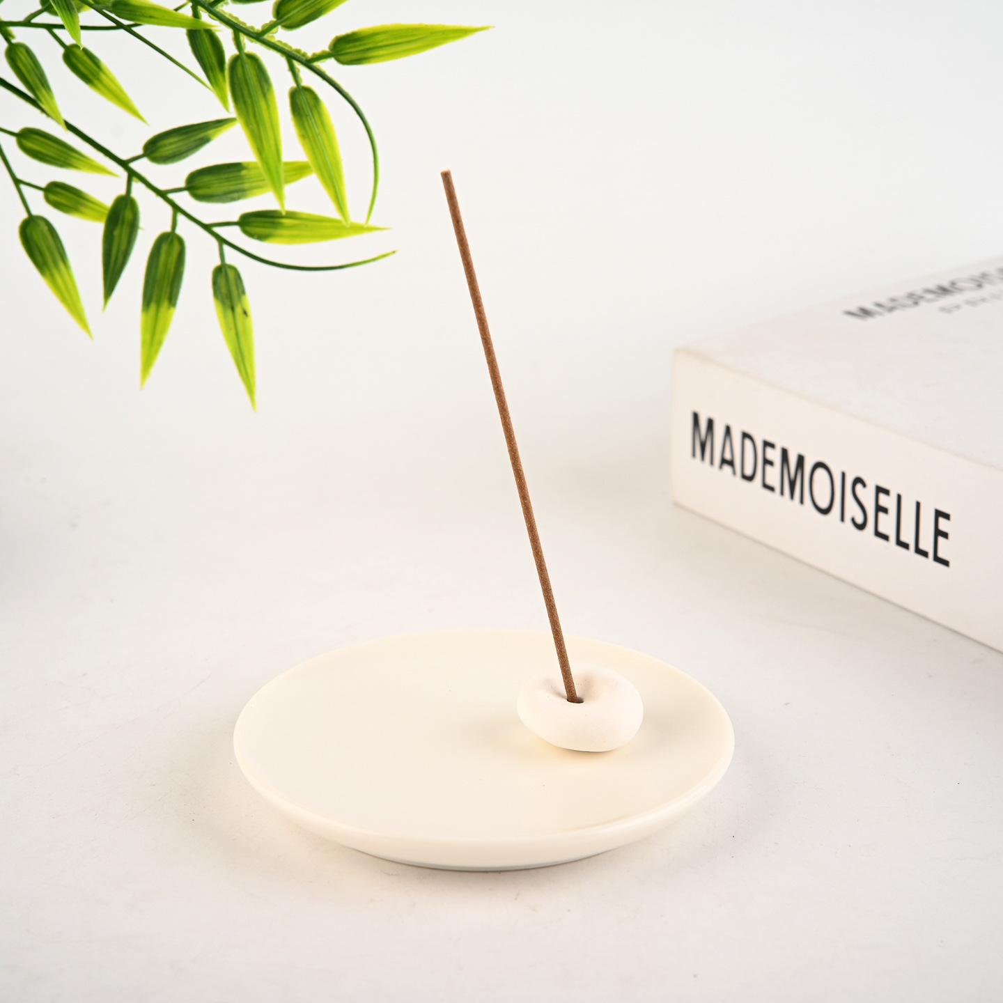 Minimalist Mini Japanese Incense Holder – Travel-Friendly Stand & Burner Ornament
Minimalist Mini Japanese Incense Holder – Travel-Friendly Stand & Burner Ornament
