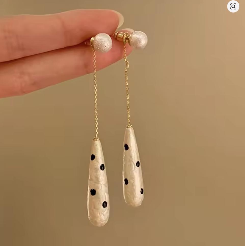 New Arrival French Elegant Niche Design Water Drops Imitation Pearl Dangle Earrings For Women Fashion Simple Jewelry Gifts
New Arrival French Elegant Niche Design Water Drops Imitation Pearl Dangle Earrings For Women Fashion Simple Jewelry Gifts