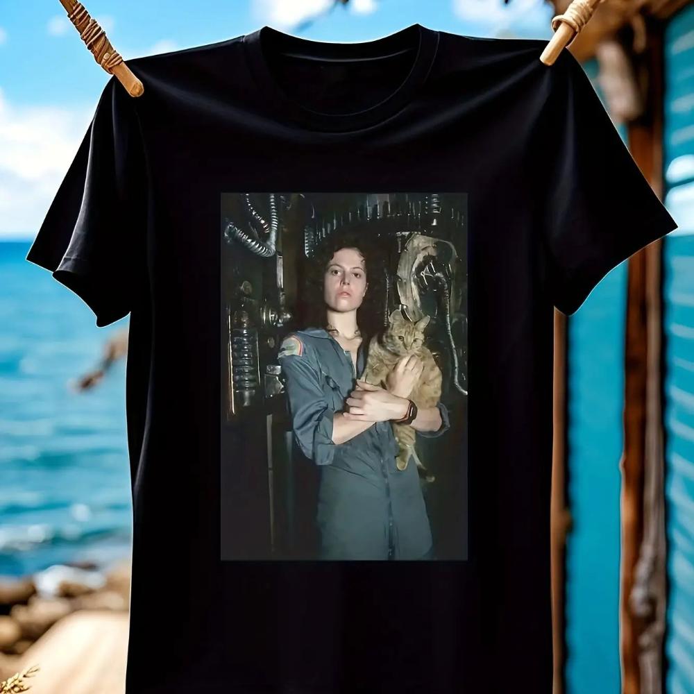 T-Shirt Featuring Ellen Ripley and Jonesy The Cat From The Alien Horror Film Color Black Classic Style Made From High-Quality S разноцветный
T-Shirt Featuring Ellen Ripley and Jonesy The Cat From The Alien Horror Film Color Black Classic Style Made From High-Quality S разноцветный