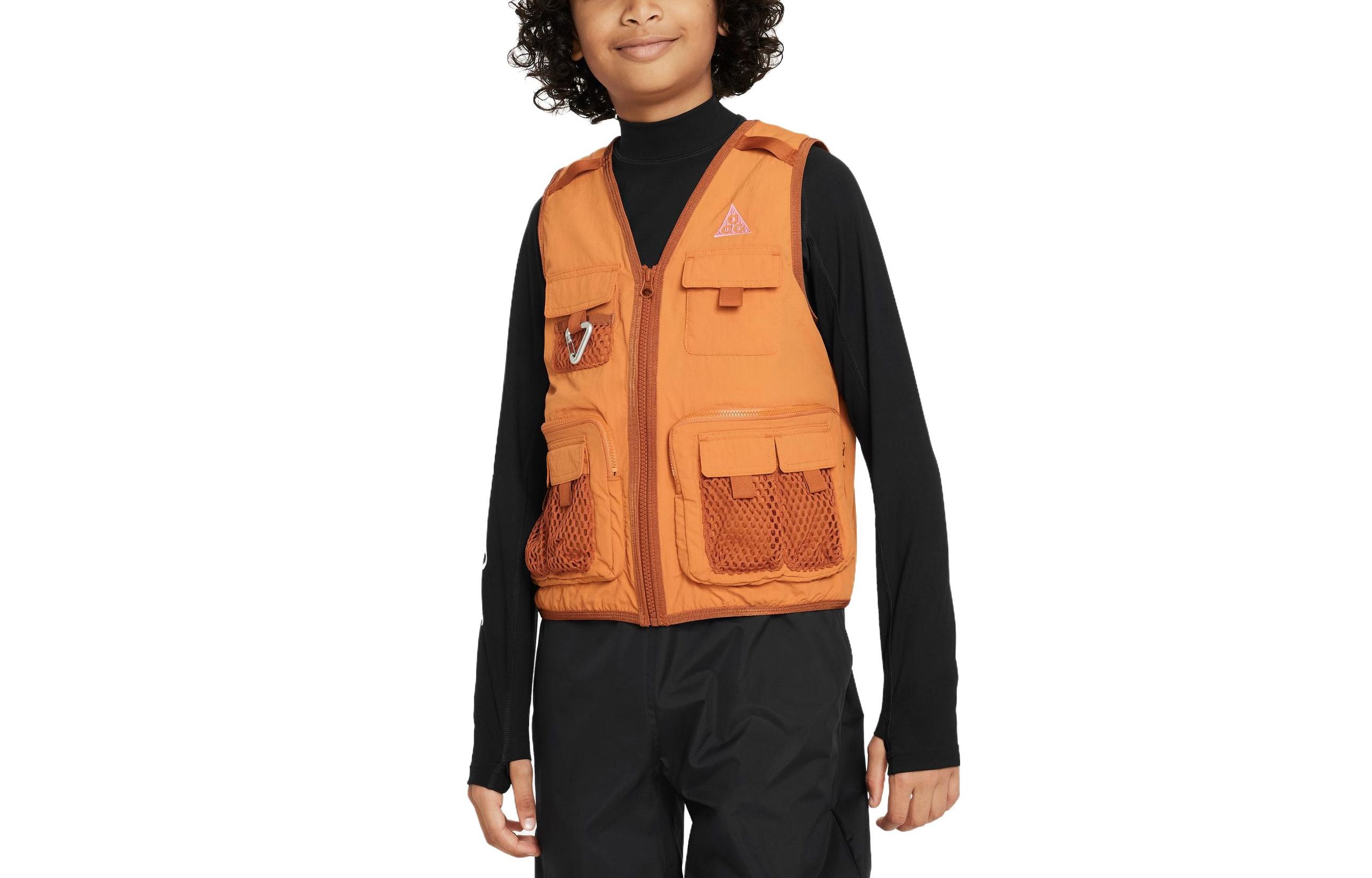 Nike Vest ACG Monarch Orange Kids FB1303-815 S
Nike Vest ACG Monarch Orange Kids FB1303-815 S