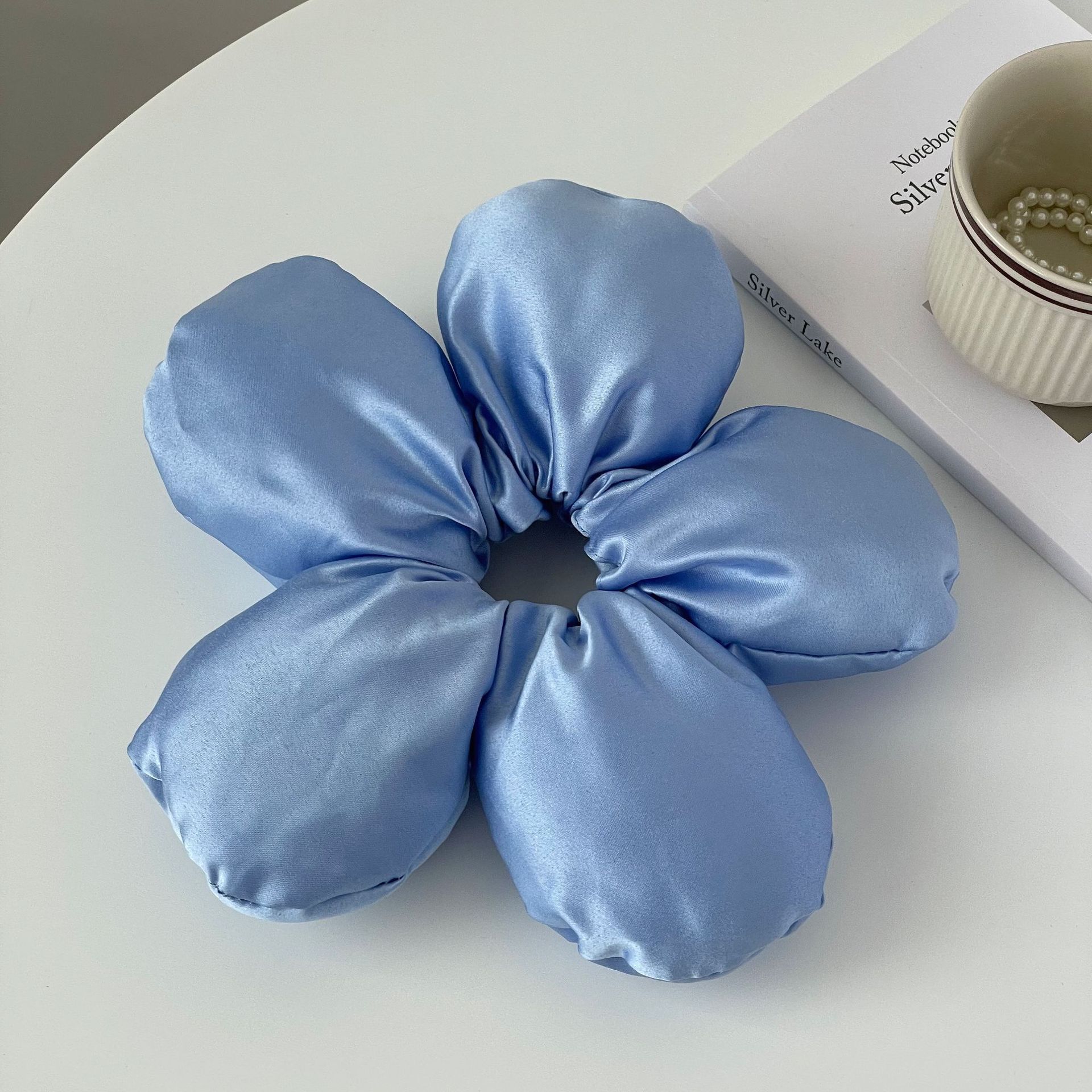 Трендовые большие синие резинки для волос с цветами для женщин, девочек, дизайн, резинки, эластичные, головной убор, аксессуары для волос для отпуска
Трендовые большие синие резинки для волос с цветами для женщин, девочек, дизайн, резинки, эластичные, головной убор, аксессуары для волос для отпуска