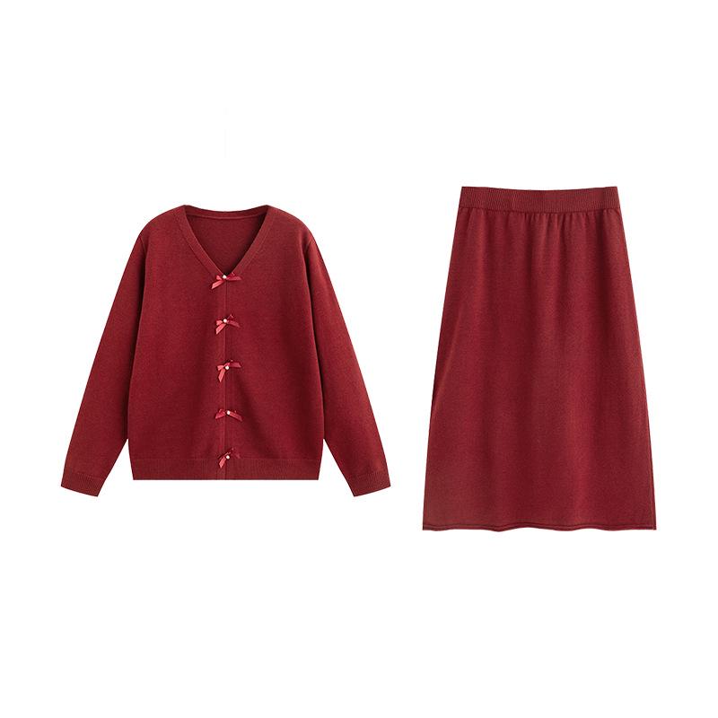 Elegant V-neck Plus Size Knitwear Two-Piece Set: Pullover & Half Skirt, Winter 2025 XXXL (180-220 lbs) червоний
Elegant V-neck Plus Size Knitwear Two-Piece Set: Pullover & Half Skirt, Winter 2025 XXXL (180-220 lbs) червоний