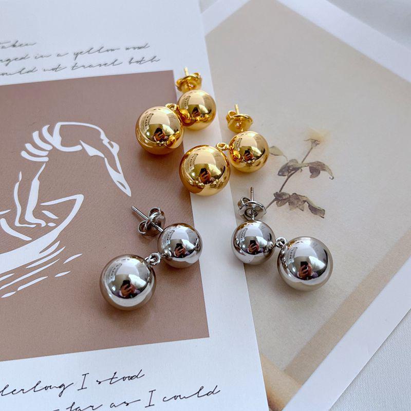 Minimalist Commuter Fashion: Metal Ball Earrings in Trendy Cold Style платиновый
Minimalist Commuter Fashion: Metal Ball Earrings in Trendy Cold Style платиновый