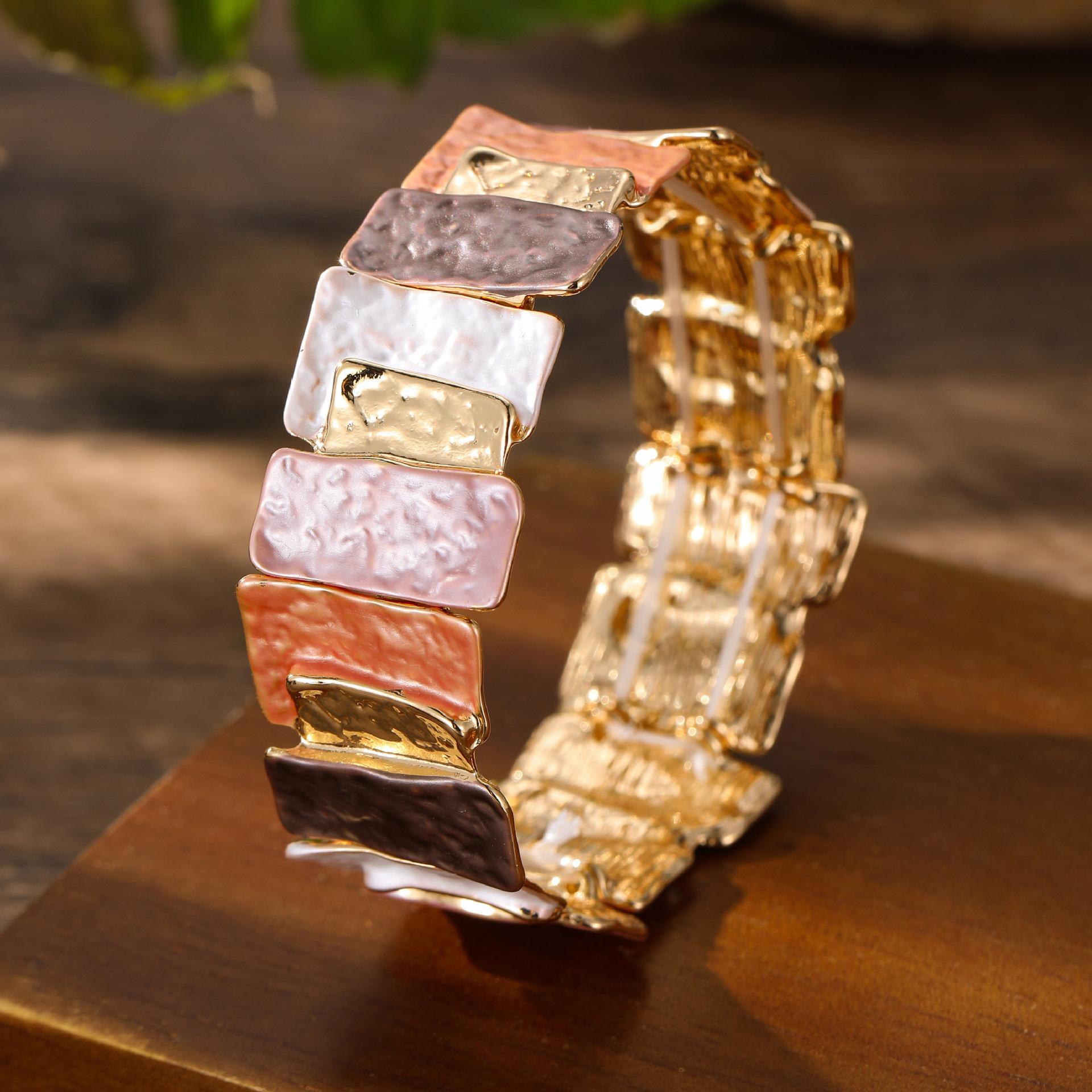 Ladies Fashionable Versatile Irregular Square Elastic Bracelet coffee золотий
Ladies Fashionable Versatile Irregular Square Elastic Bracelet coffee золотий