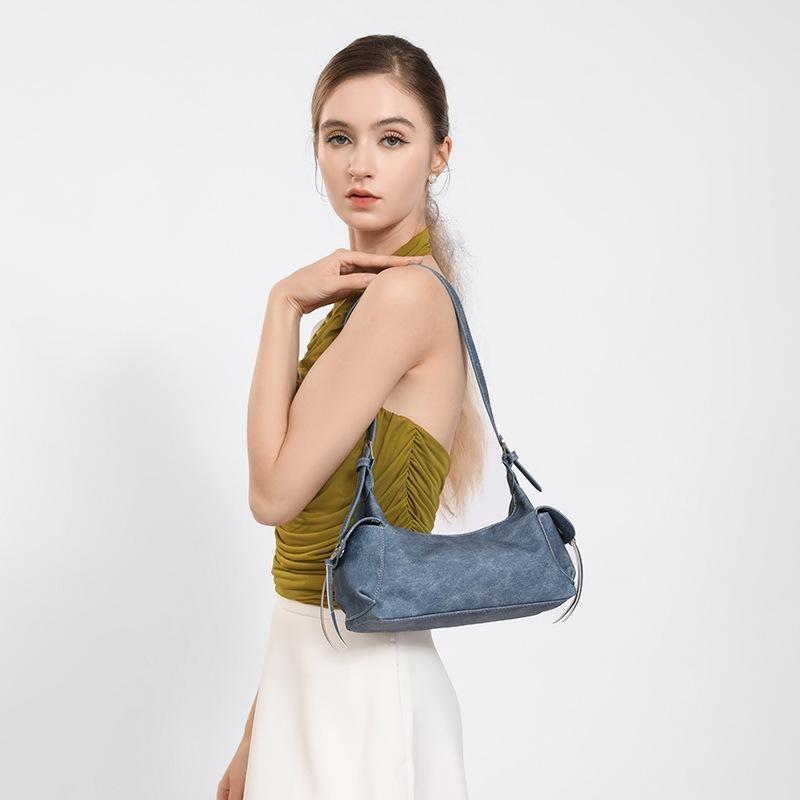 Мягкая кожаная сумка Commuter на одно плечо, модная сумка для мотоциклистов в стиле горячей девушки синий
Мягкая кожаная сумка Commuter на одно плечо, модная сумка для мотоциклистов в стиле горячей девушки синий