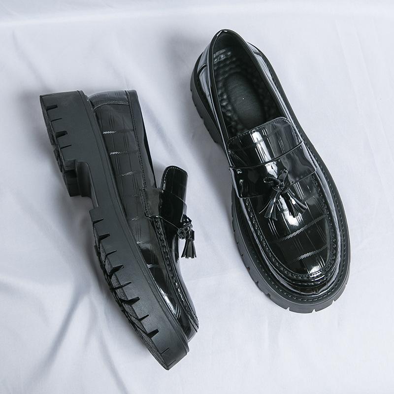 Loafers men s trendy high-end sense business casual leather shoes one pedal British retro men s shoes European station 46 чёрный
Loafers men s trendy high-end sense business casual leather shoes one pedal British retro men s shoes European station 46 чёрный