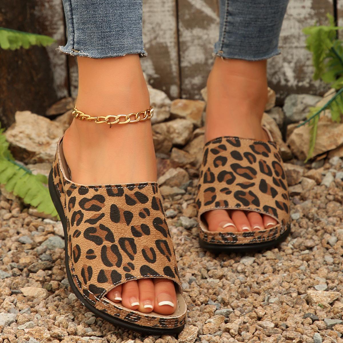 Large size leopard print fish mouth wedge slippers 2025 summer new casual open-toed cool slippers women 43 леопард друку кольору
Large size leopard print fish mouth wedge slippers 2025 summer new casual open-toed cool slippers women 43 леопард друку кольору