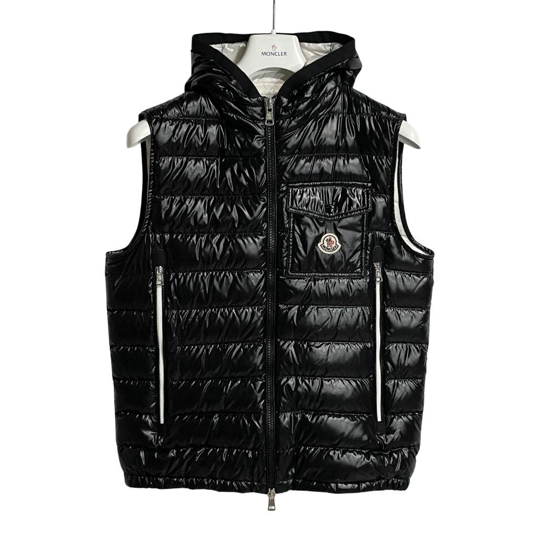 MONCLER/L (3) / Shiny Black / Down Jacket / Model Number I10911A00068M1592
MONCLER/L (3) / Shiny Black / Down Jacket / Model Number I10911A00068M1592