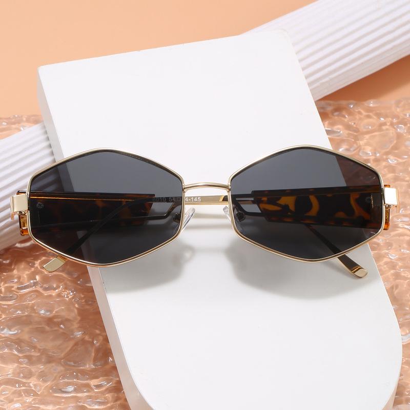 Polygon Shape Sunglasses Female Hip Hop Punk UV400 Protection Sun Eyeglasses for Female Holiday Travelling Male Sunglass
Polygon Shape Sunglasses Female Hip Hop Punk UV400 Protection Sun Eyeglasses for Female Holiday Travelling Male Sunglass